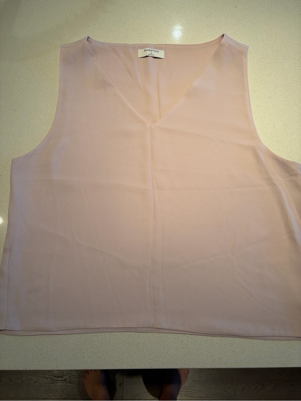 Babaton Lightweight V-Neck Sleeveless Camisole - Light Pink